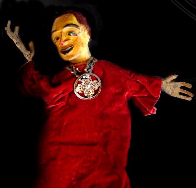 le présentateur du spectacle
